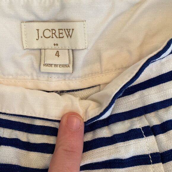 💙 J. Crew Factory Blue and White Striped Dress-Up Pleated Shorts Size 4 - Picture 3 of 5